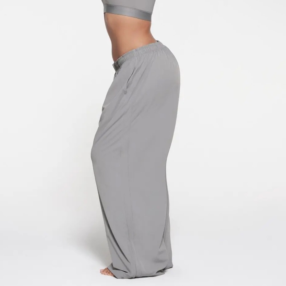 SKIMS Track Woven Nylon Pant In Pacific - Picture 2 of 9